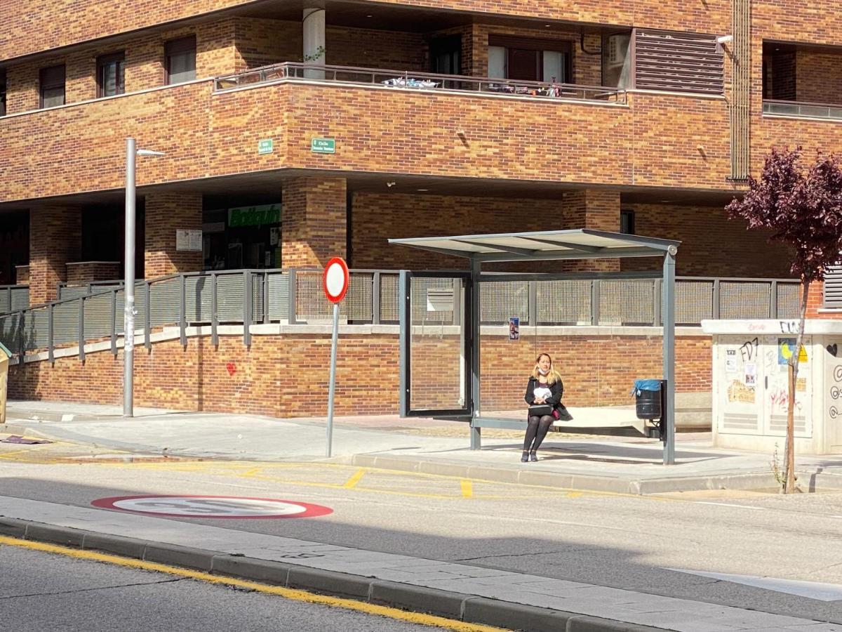 Aires De Toledo-Parque Warner Y Madrid En Familia Exterior foto