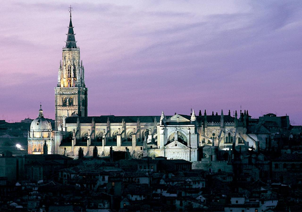 Aires De Toledo-Parque Warner Y Madrid En Familia Exterior foto