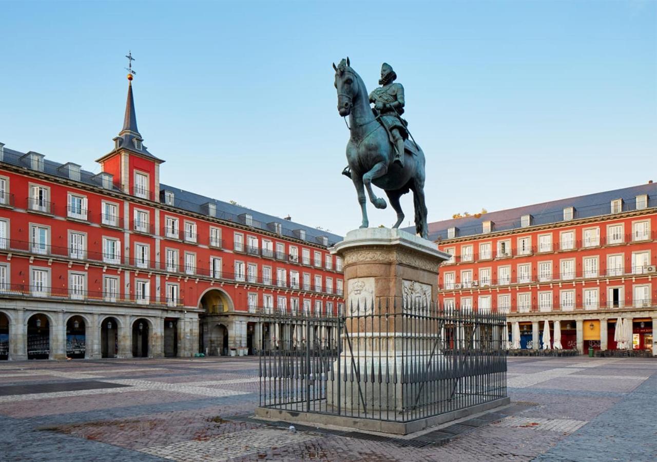 Aires De Toledo-Parque Warner Y Madrid En Familia Exterior foto